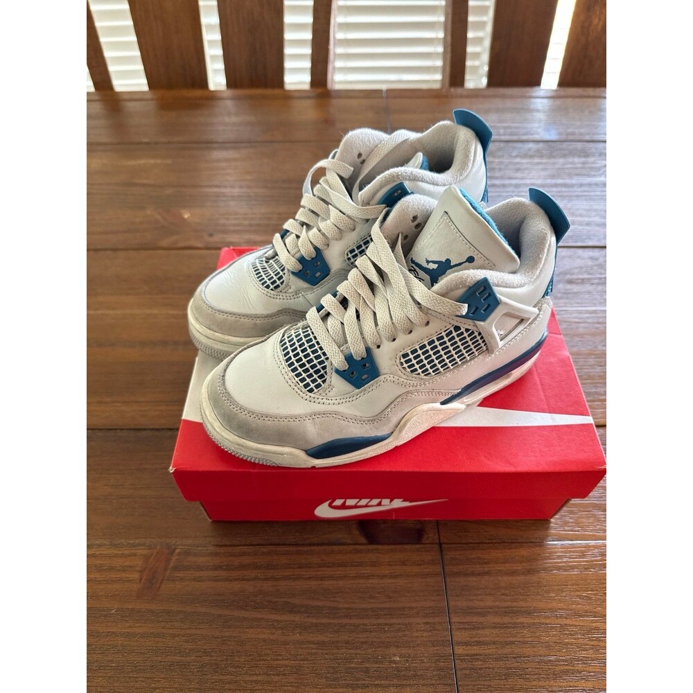 Air Jordan 4 Retro x Military Blue
